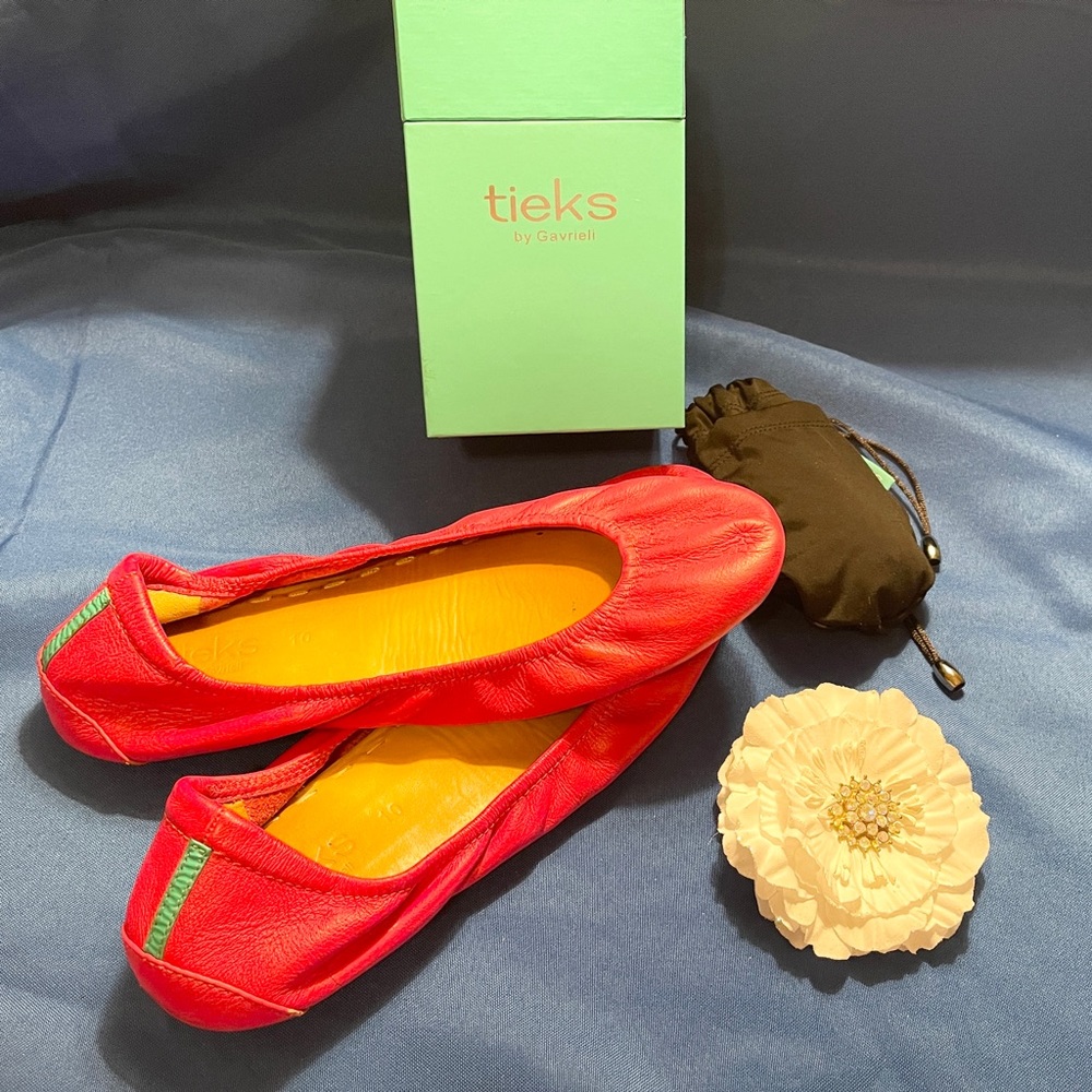 Fuchsia Tieks 10